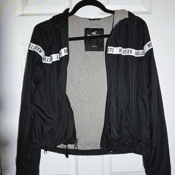 Hollister windbreaker, black sized large - Picture 4 of 4
